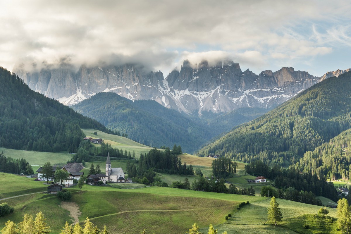 Magnifica Italia santa-maddalena-village-in-front-of-the-geisler-or-odle-dolomites-group-val-di-funes-italy-europe