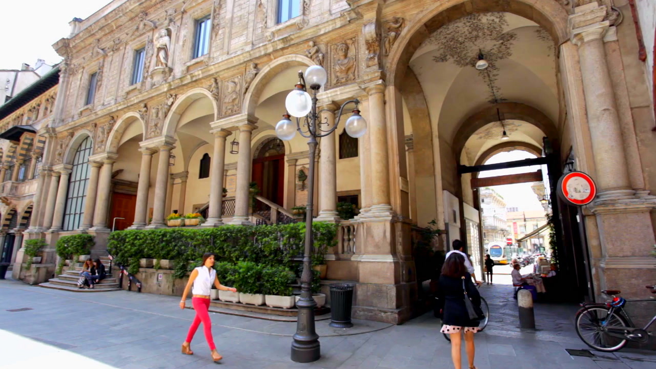 Alla Milanese / Ep: The picturesque streets of Brera
