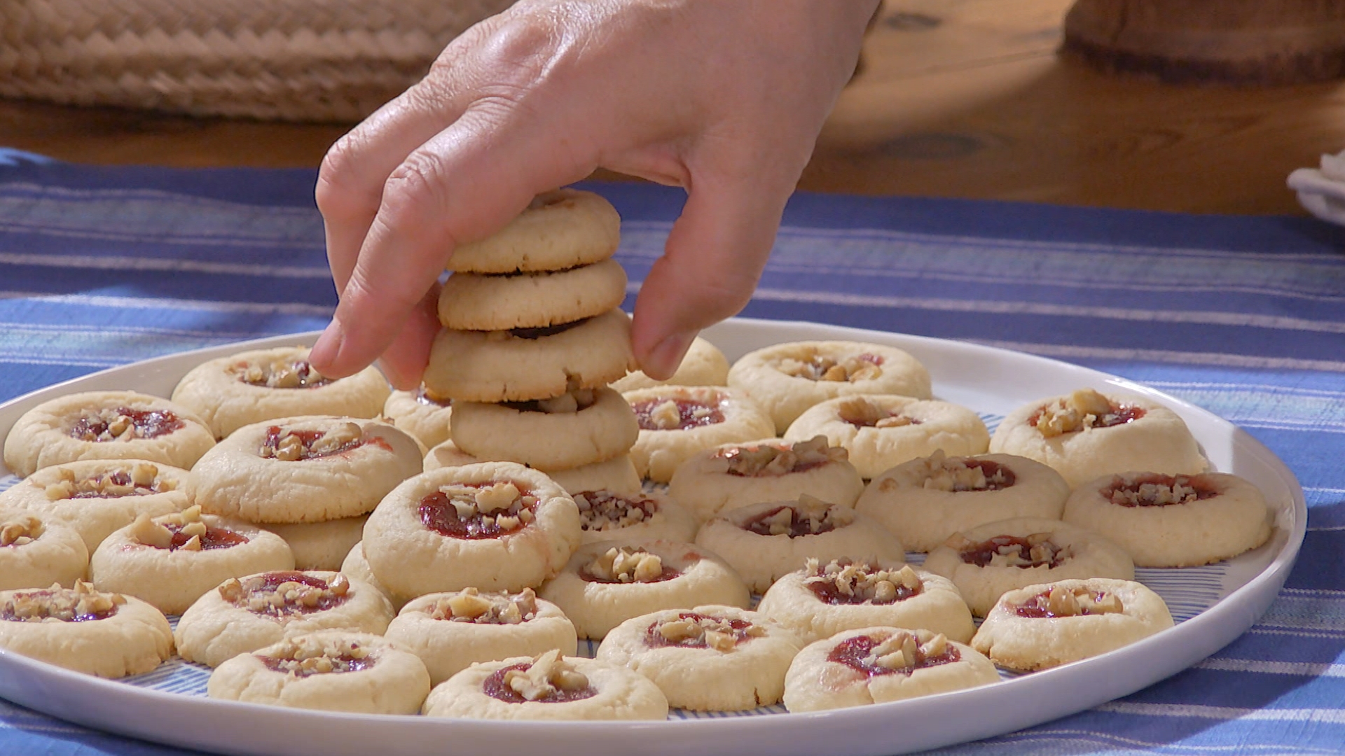 817_RASBERRY AND WALNUT COOKIES BEAUTY